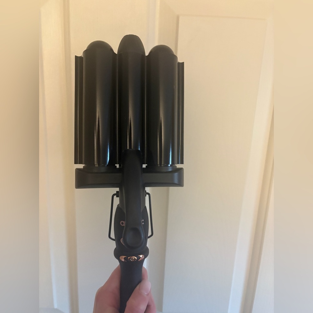 Amika Hair Waver
